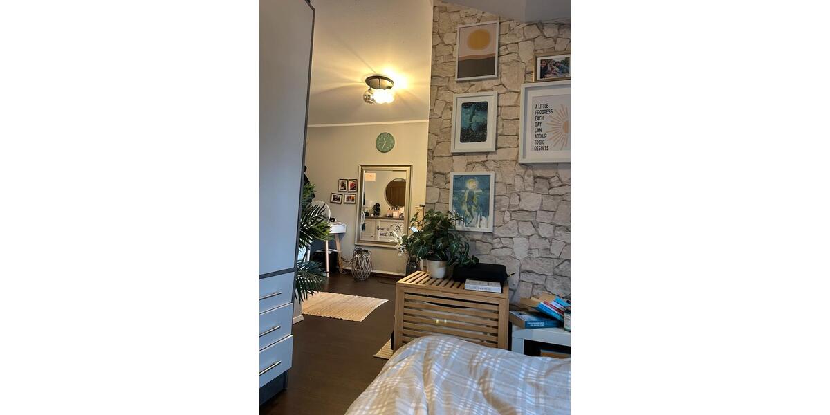 Dachgeschoßwohnung Hürth - 2.5 Zimmer, 55 m&sup2;, 1.000&euro; | Angebot:25081418