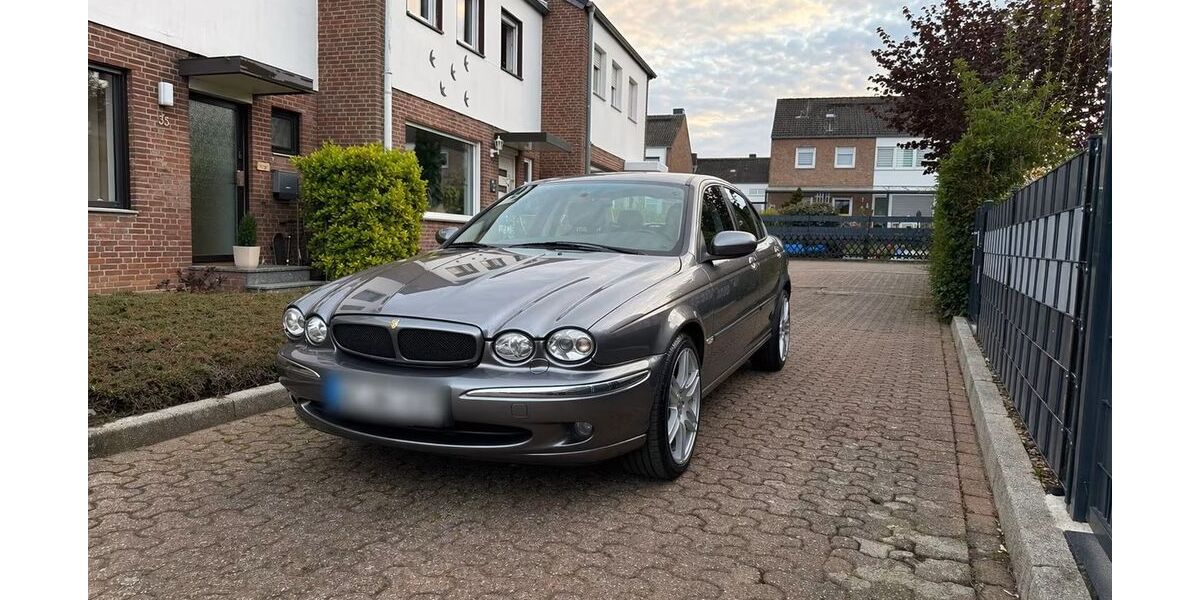 Jaguar X-Type 174.500 km 4.750 &euro; Kreuzau 52372