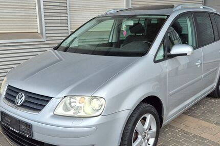 VW Touran 156.000 km 3.790 &euro; Düren 52349